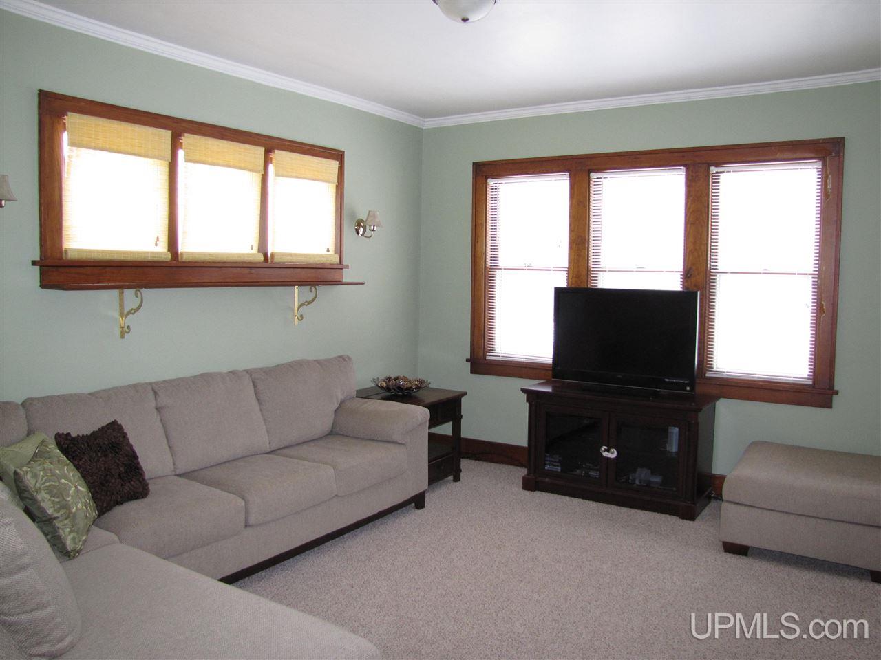 411 South 2nd Street Escanaba, MI 49829 - Photo 6 of 16