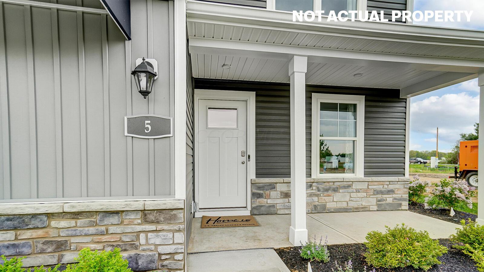 1575 Garratt Road Galloway, OH 43119 - Photo 2 of 51 06_front porch 2