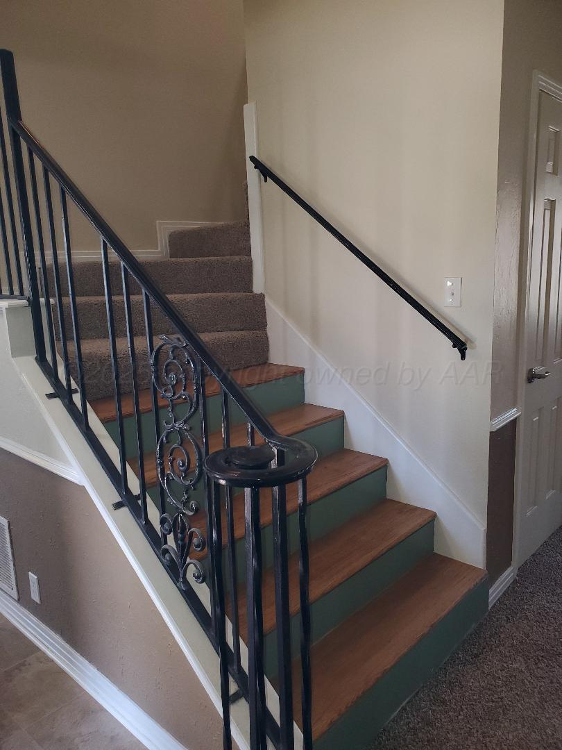 4209 B Tulia Drive Amarillo, TX 79109 - Photo 13 of 25 stairwell