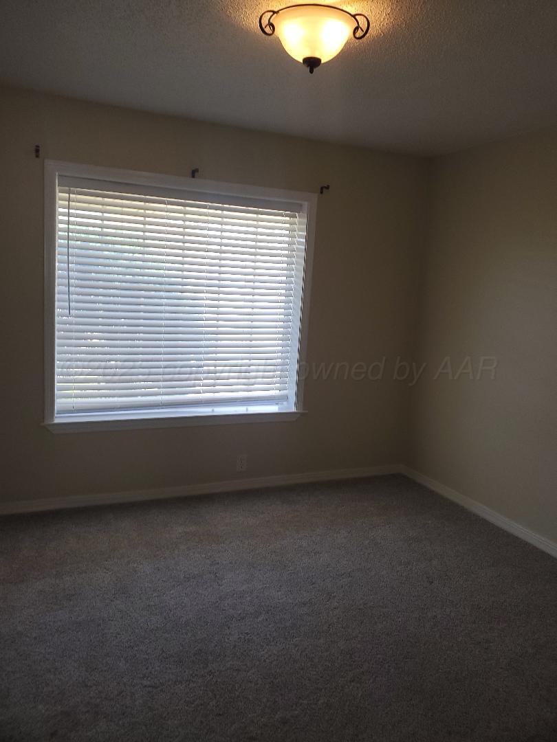 4209 B Tulia Drive Amarillo, TX 79109 - Photo 16 of 25 dining rm