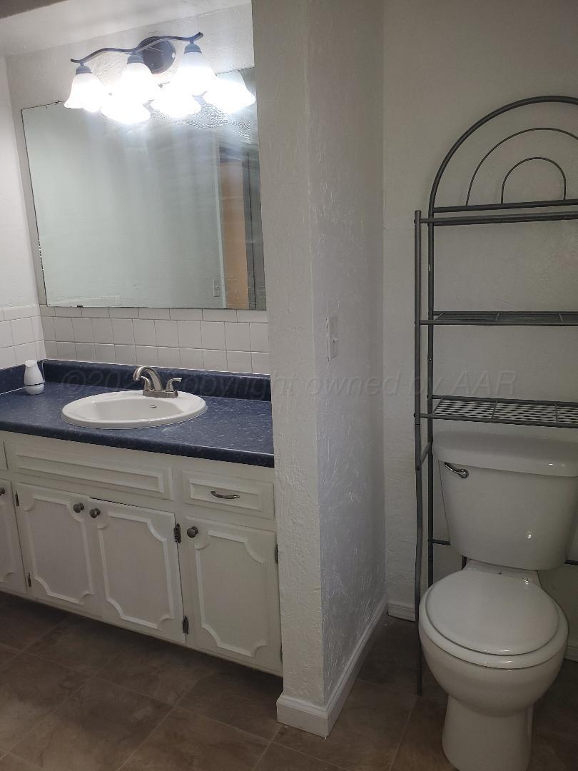 4209 B Tulia Drive Amarillo, TX 79109 - Photo 7 of 25 4209 tulia primary bath