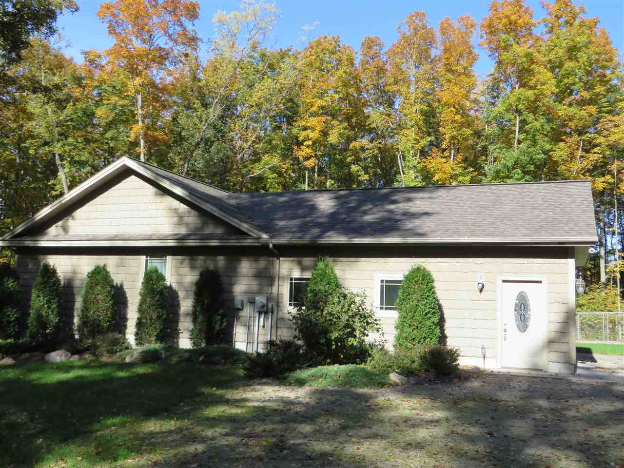 18700 Robin Ridge Road Interlochen, MI 49643 - Photo 35 of 42 1824626-34.JPG