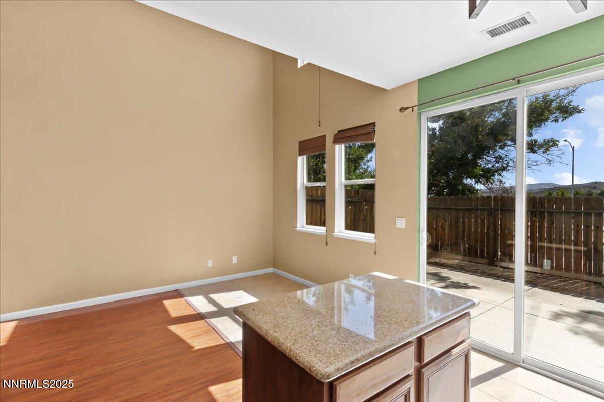 9266 Lone Wolf Circle Reno, NV 89506 - Photo 8 of 28 09-IMG_2173