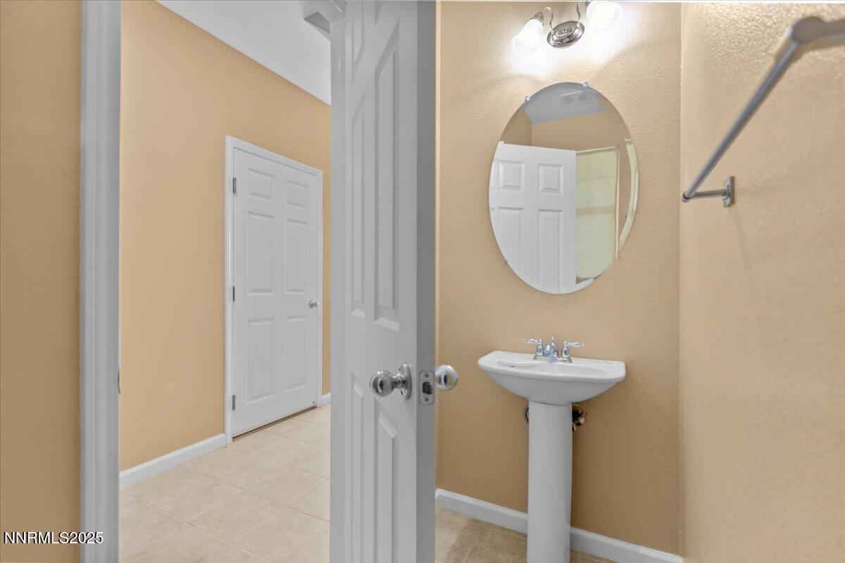 9266 Lone Wolf Circle Reno, NV 89506 - Photo 9 of 28 15-IMG_2191