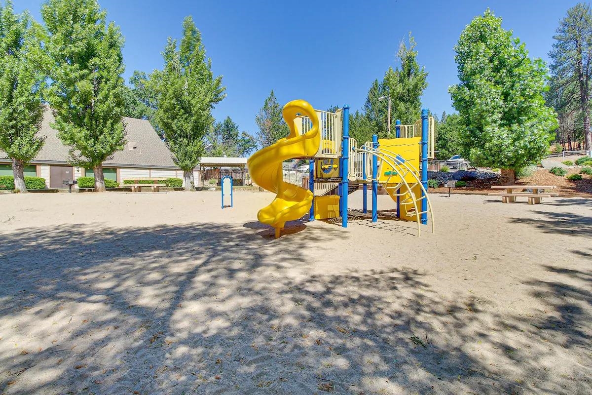 19385 Ferretti Road Groveland, CA 95321 - Photo 43 of 47 View of community jungle gym