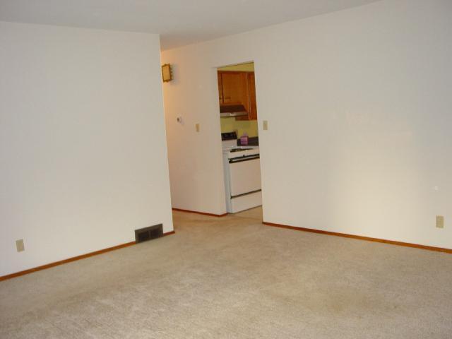 572 Chelsea Road Newark, OH 43055 - Photo 3 of 8