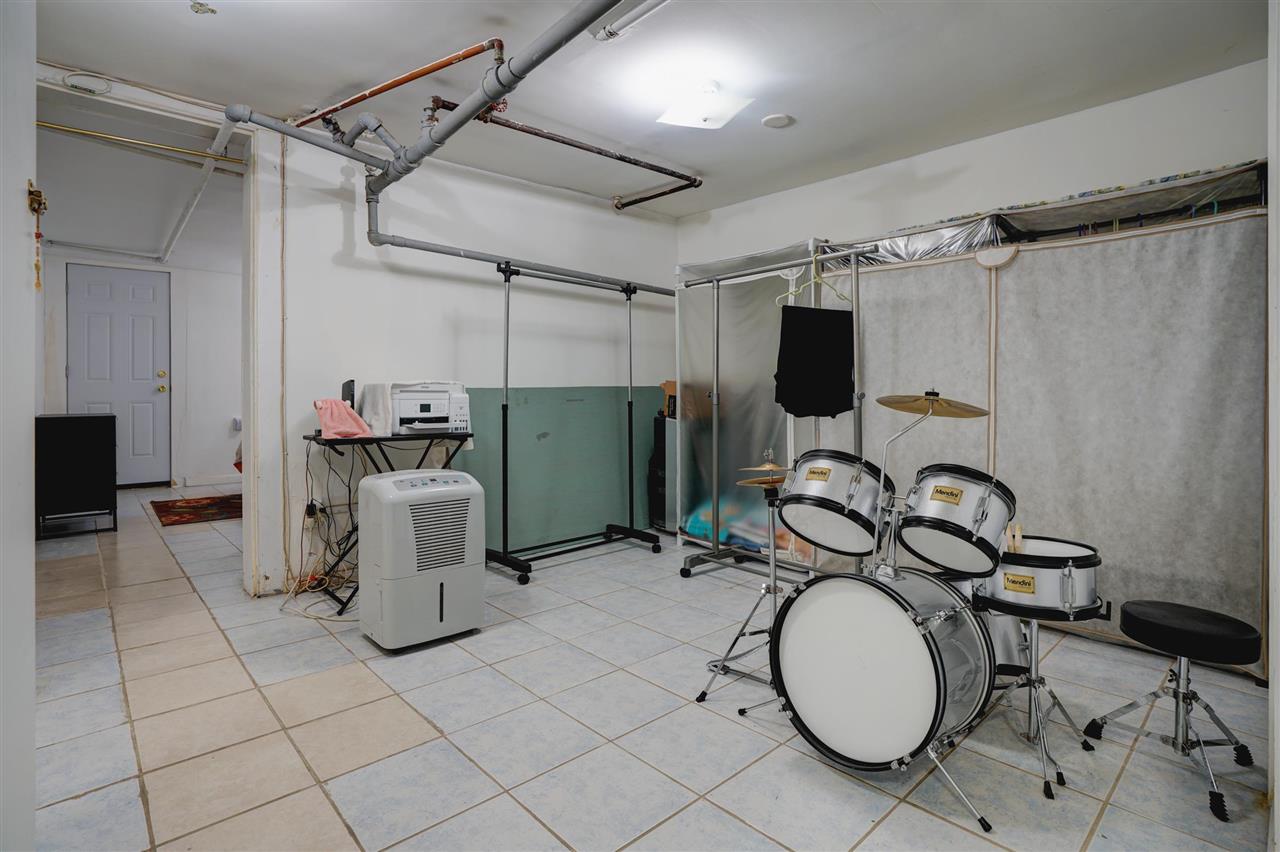 527 North 3rd Street East Newark, NJ 07029 - Photo 22 of 25 a view of a storage & utility room