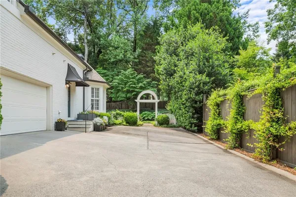 $1,700,000 | 885 Carlton Ridge Northeast, Atlanta, GA 30342