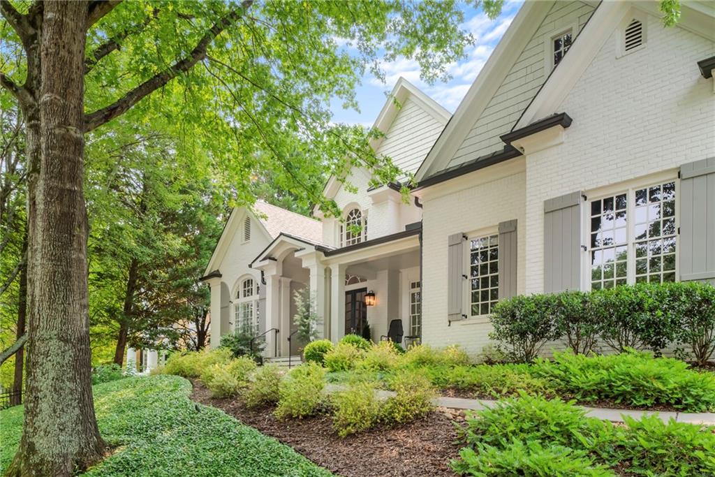 885 Carlton Ridge Northeast Atlanta, GA 30342 - Photo 7 of 100