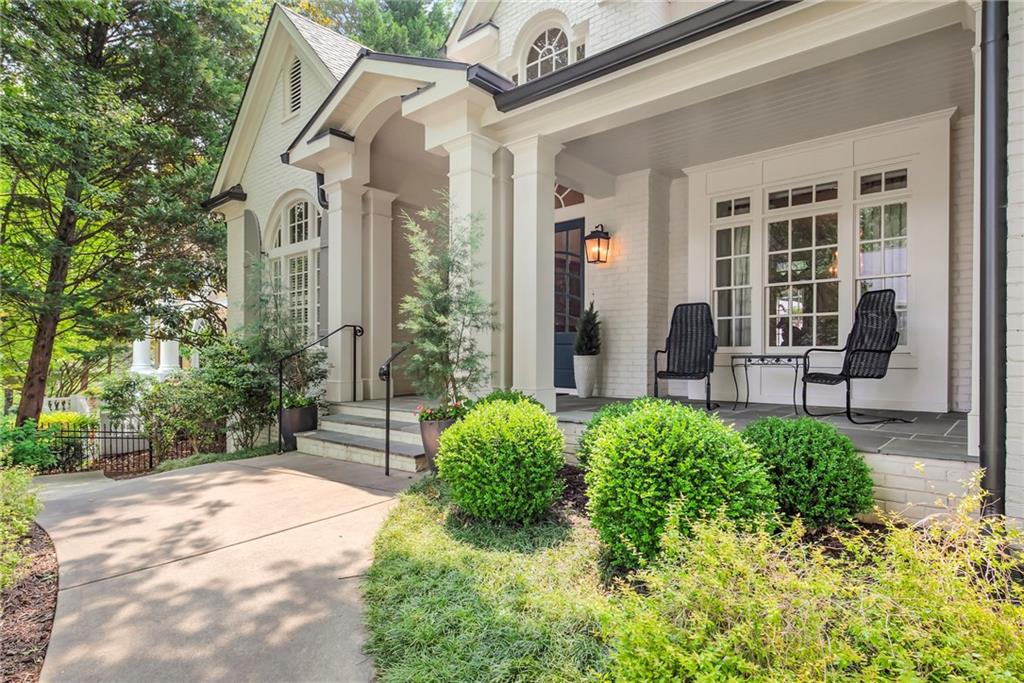 885 Carlton Ridge Northeast Atlanta, GA 30342 - Photo 8 of 100