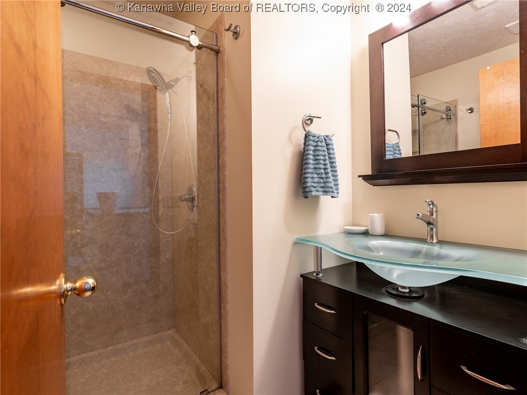 143 Summit Ridge Road Hurricane, WV 25526 - Photo 19 of 27 Gallery Image 19