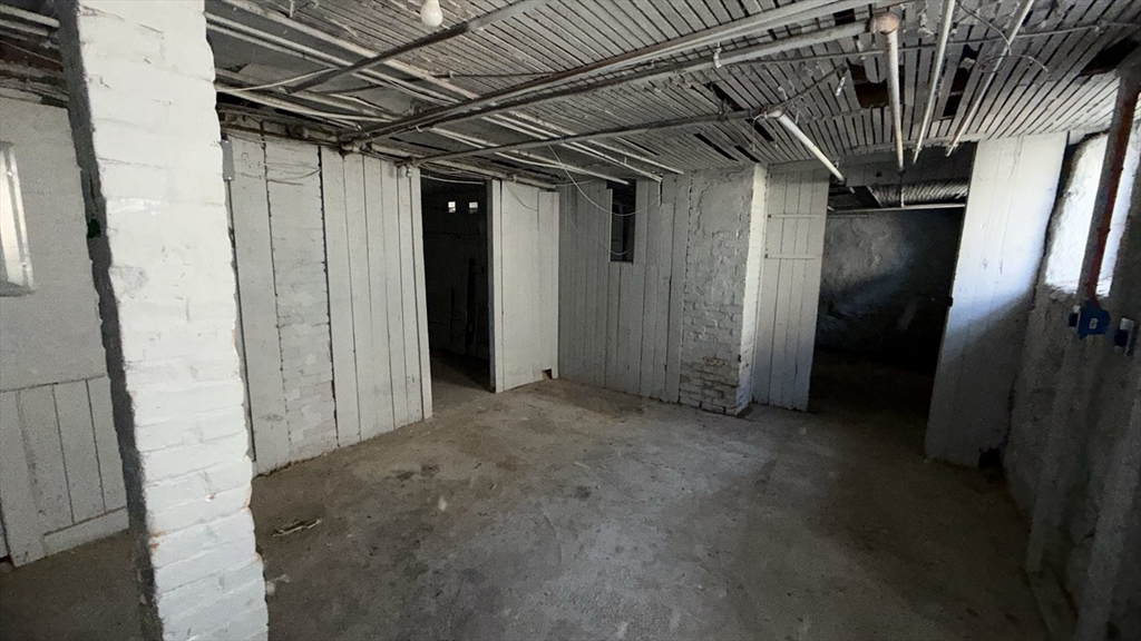 529 Warren Street Fall River, MA 02721 - Photo 32 of 42