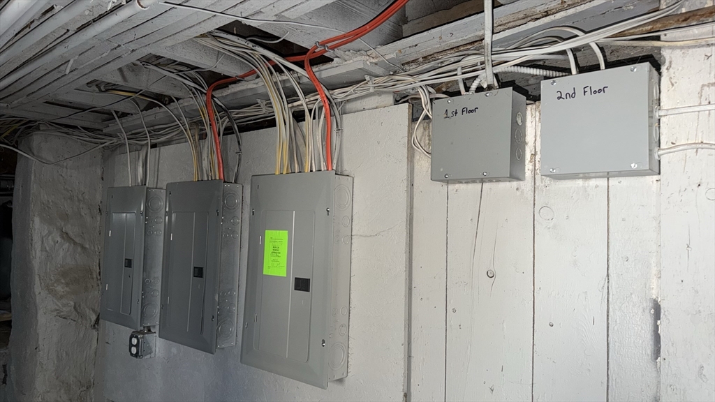 529 Warren Street Fall River, MA 02721 - Photo 33 of 42