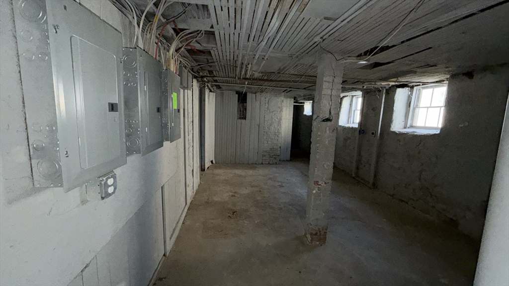 529 Warren Street Fall River, MA 02721 - Photo 37 of 42