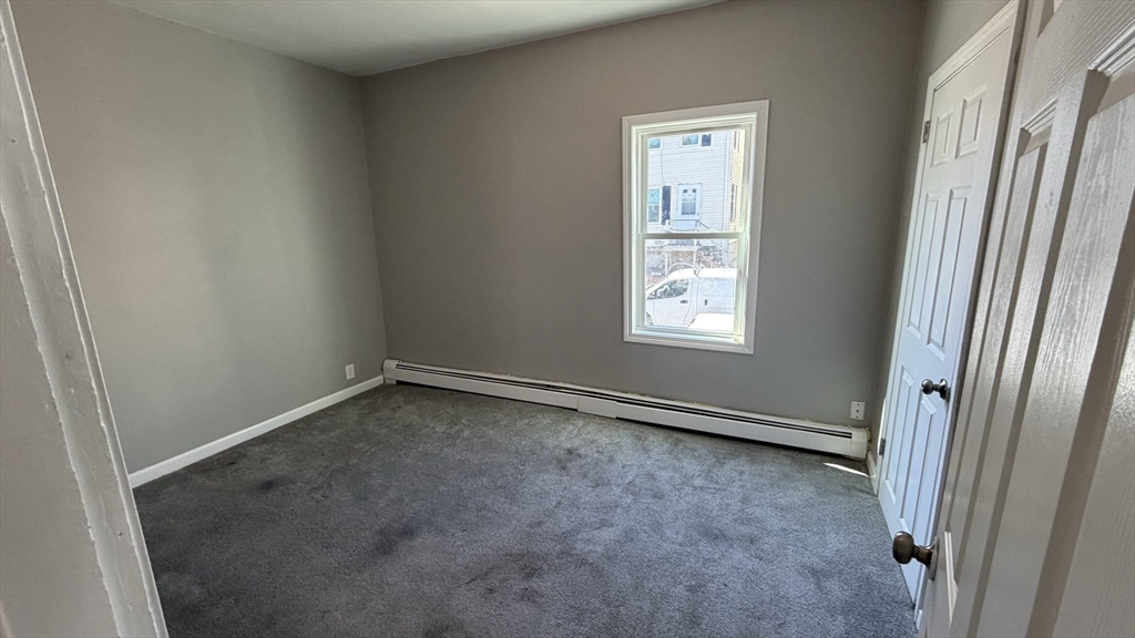 529 Warren Street Fall River, MA 02721 - Photo 6 of 42