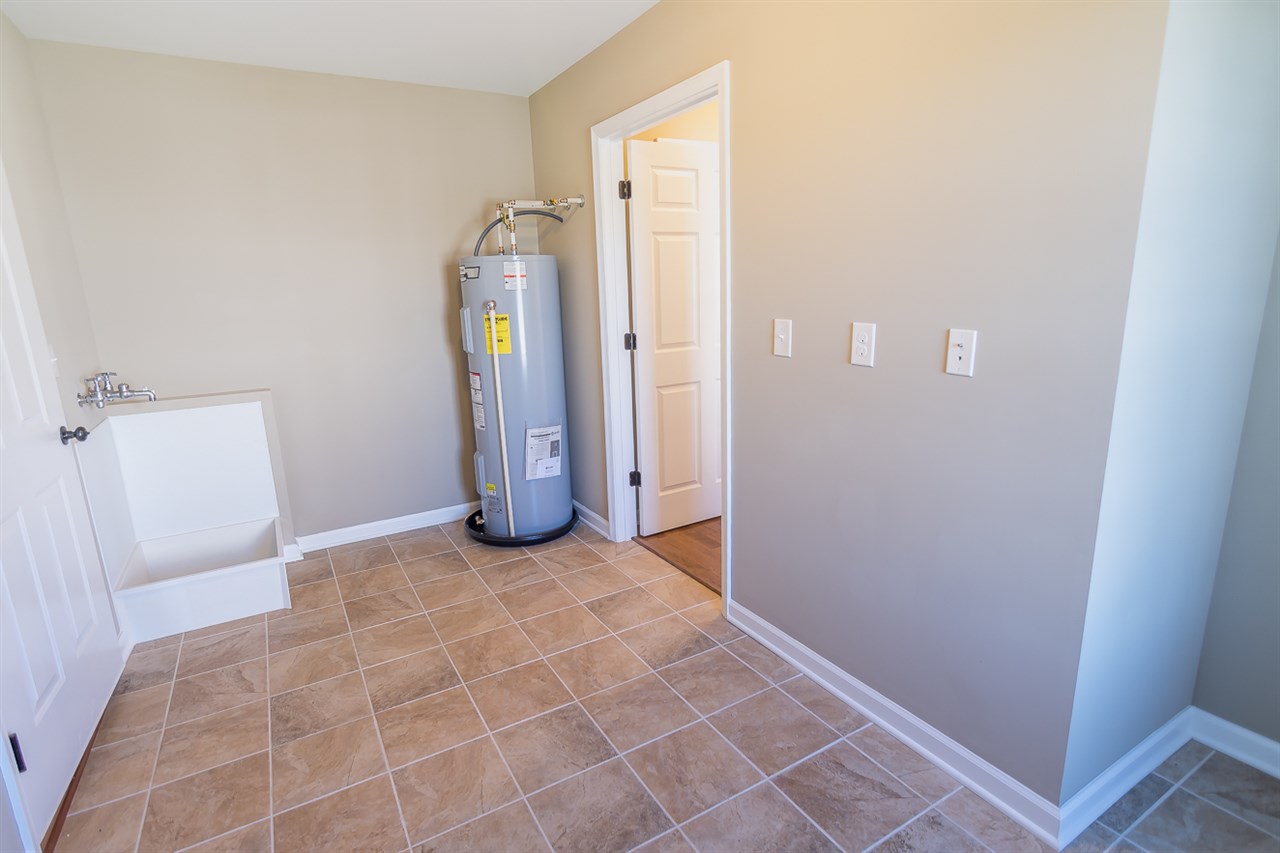 900 Riverside Avenue Grottoes, VA 24441 - Photo 21 of 37 a view of an empty room