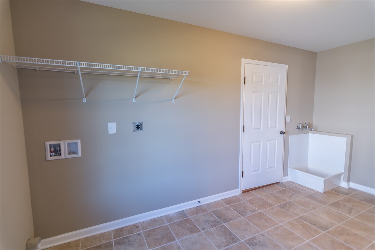 900 Riverside Avenue Grottoes, VA 24441 - Photo 22 of 37 a view of an empty room