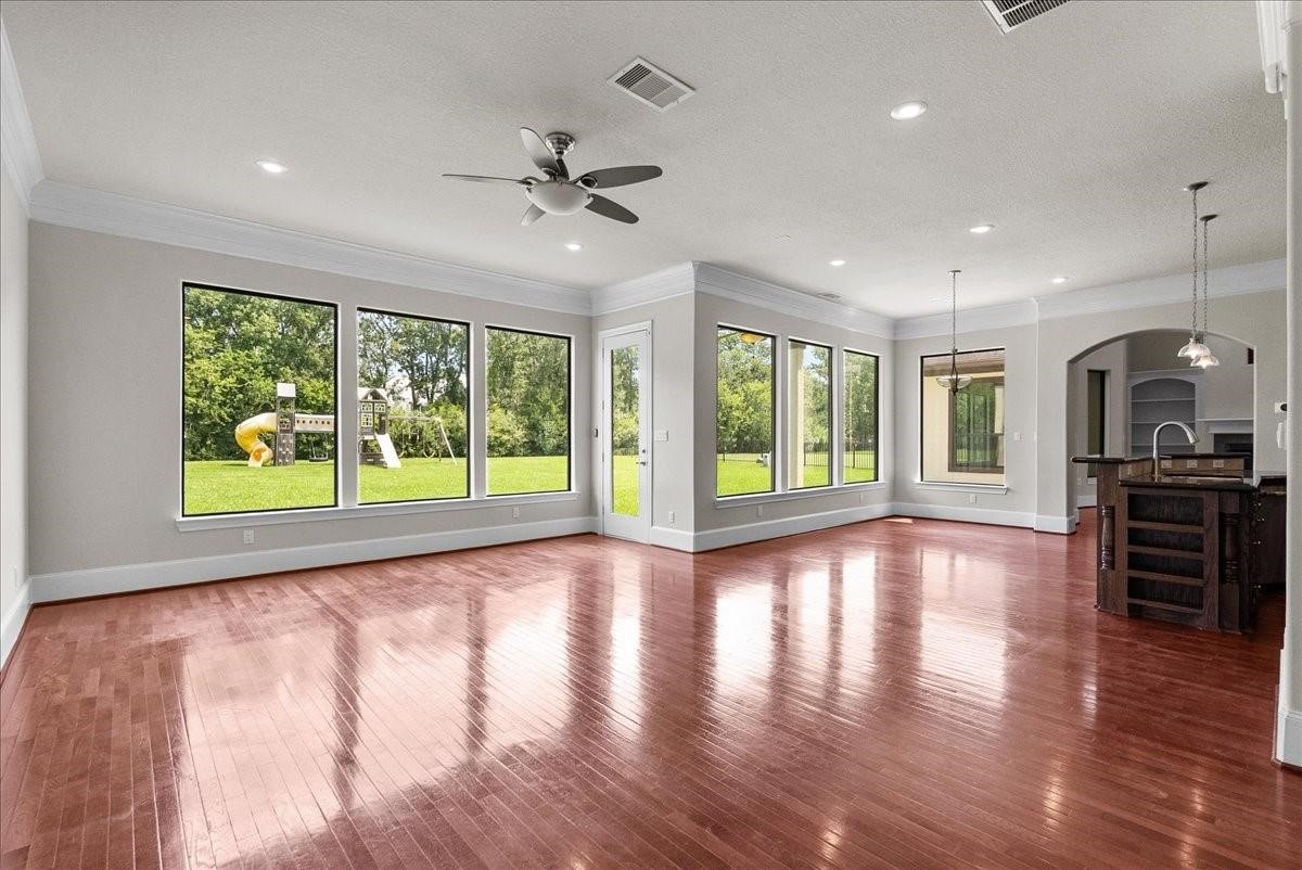 205 Del Monte Drive Friendswood, TX 77546 - Photo 20 of 50