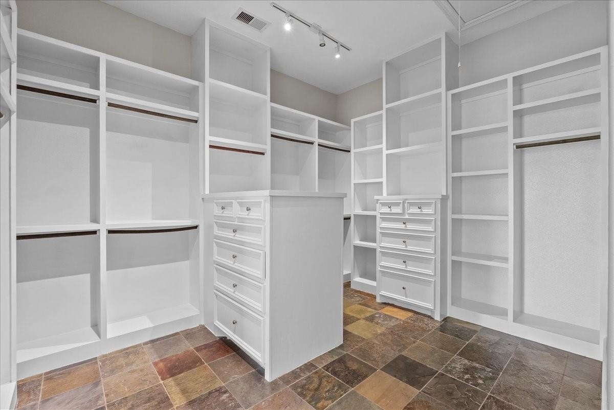 205 Del Monte Drive Friendswood, TX 77546 - Photo 34 of 50