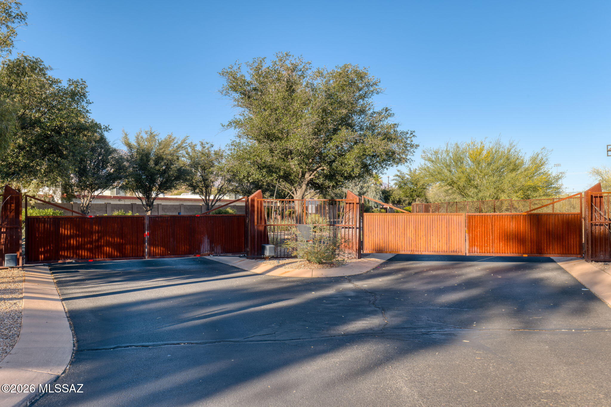 263 East Croydon Park Road Tucson, AZ 85704 - Photo 2 of 53