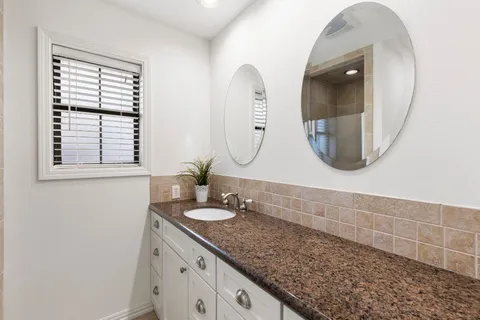 $759,900 | 1126 Del Norte Street, Houston, TX 77018