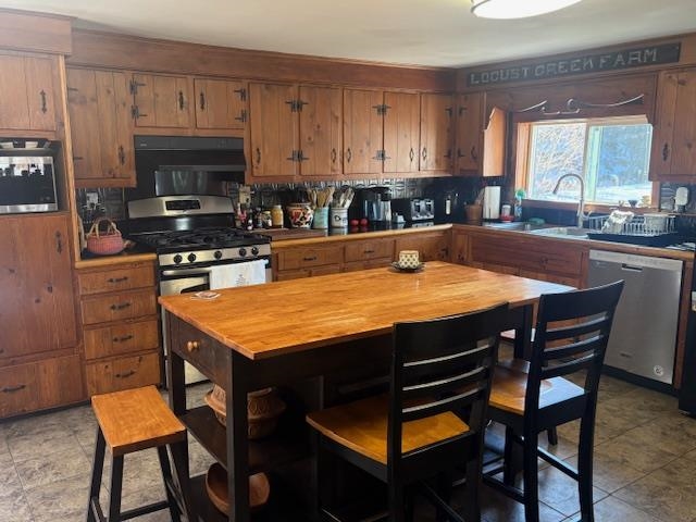 1821 Chateauguay Road Barnard, VT 05032 - Photo 7 of 39