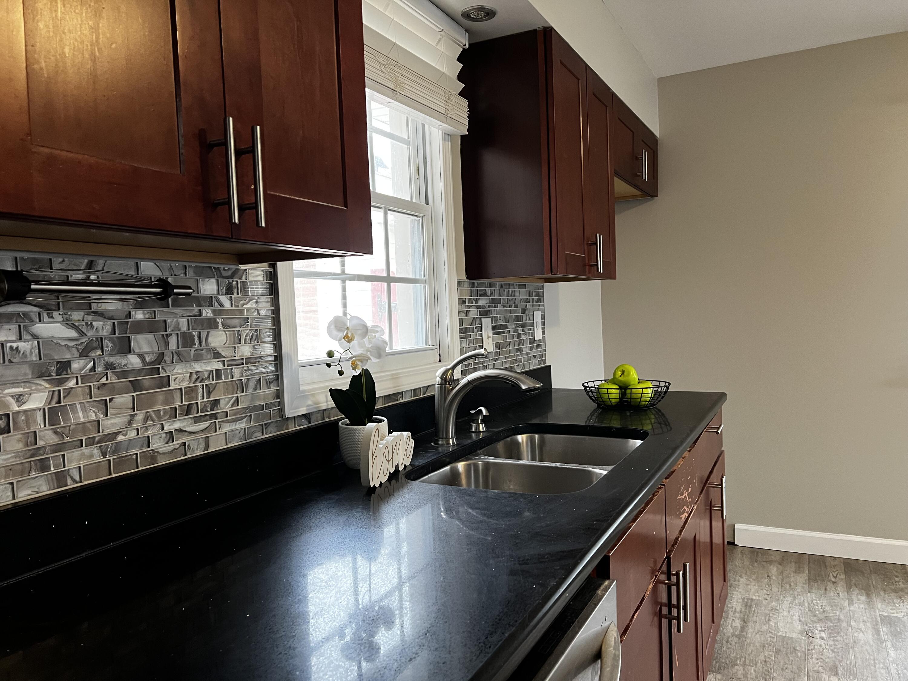 7709 Wallace Street Merrillville, IN 46410 - Photo 3 of 9 3000x2250