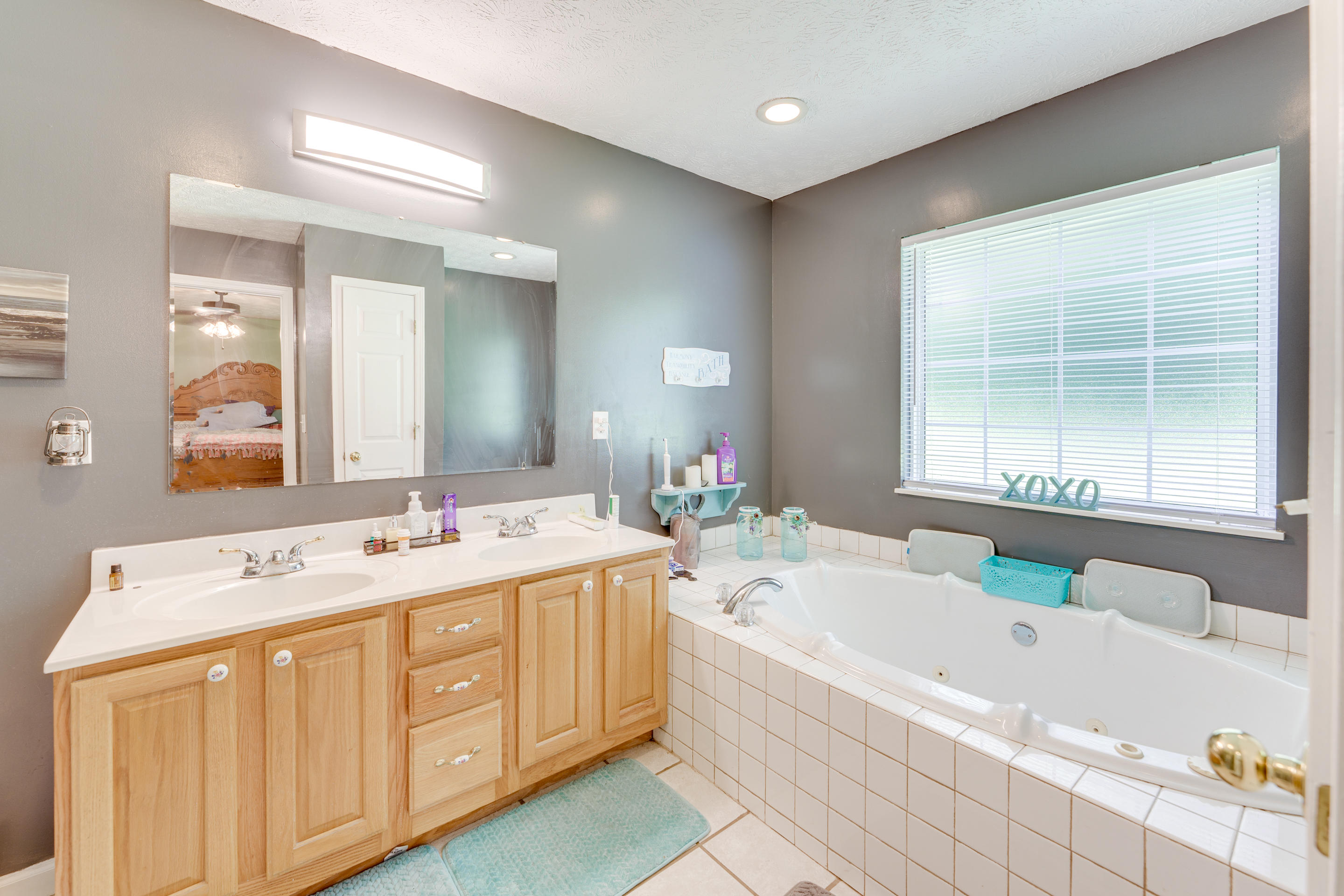 714 Derrick Road Dandridge, TN 37725 - Photo 16 of 26 11.5 - master bed bbath_