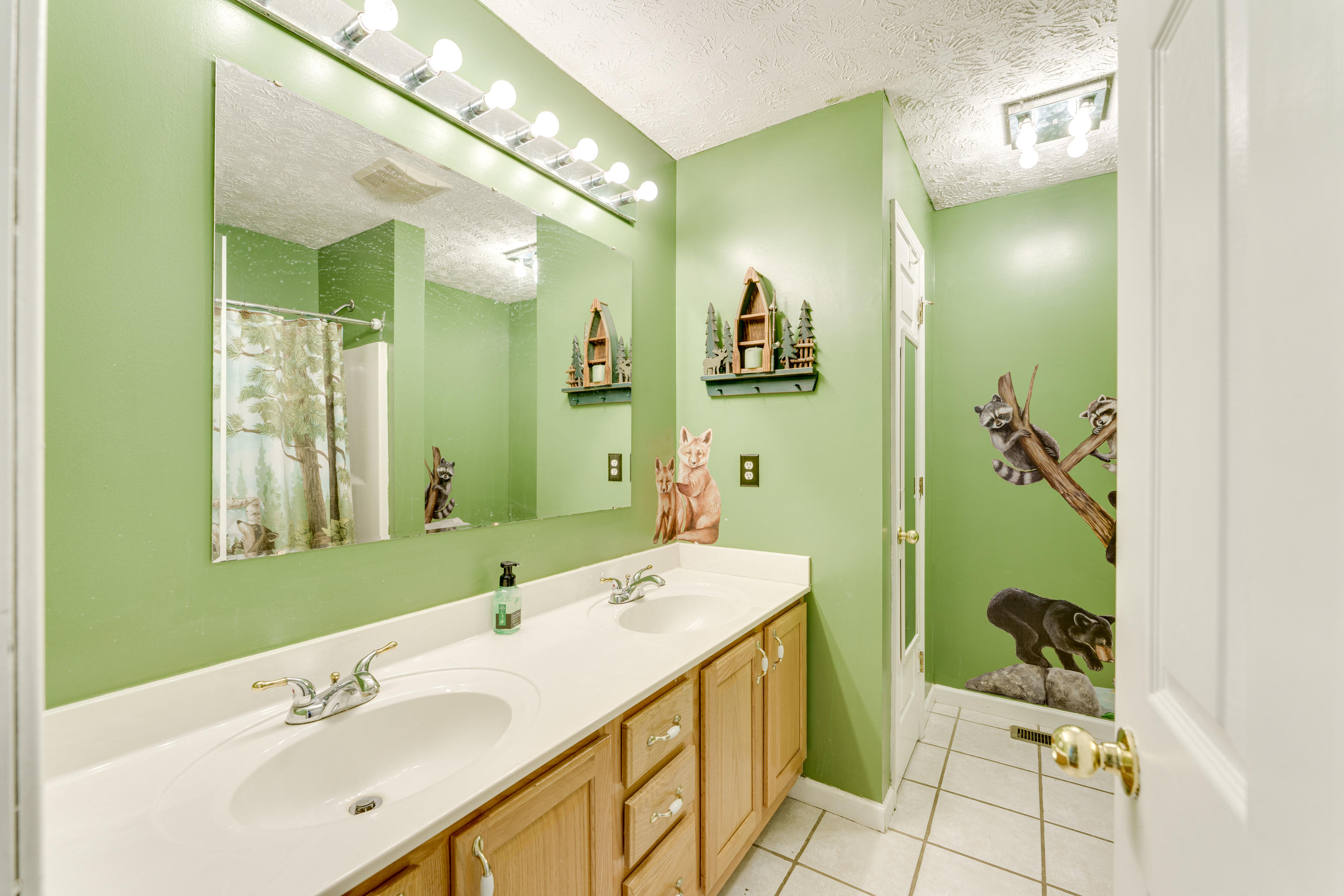 714 Derrick Road Dandridge, TN 37725 - Photo 19 of 26 13 - bed 2 bath_