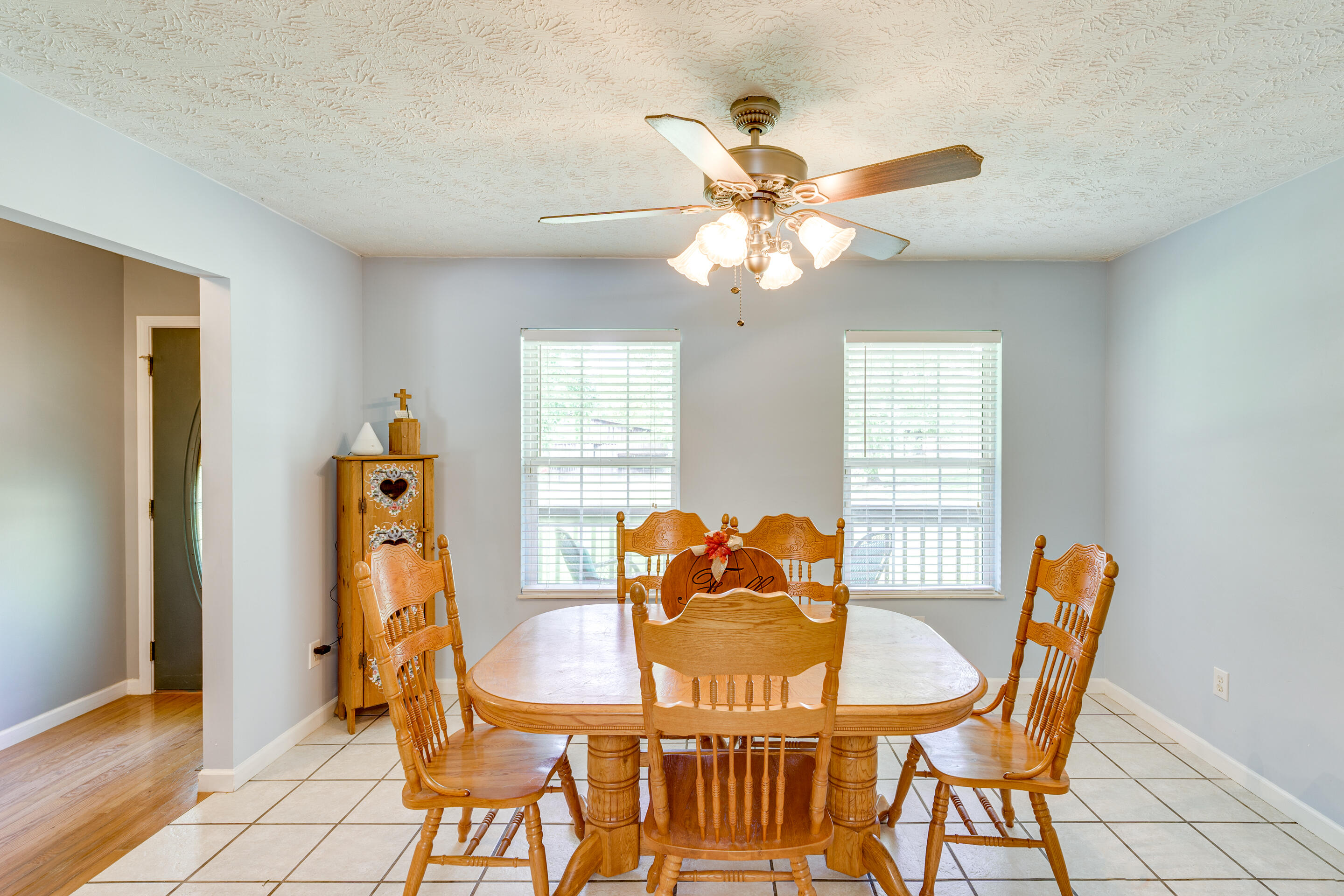 714 Derrick Road Dandridge, TN 37725 - Photo 3 of 26 2.5 - dining_