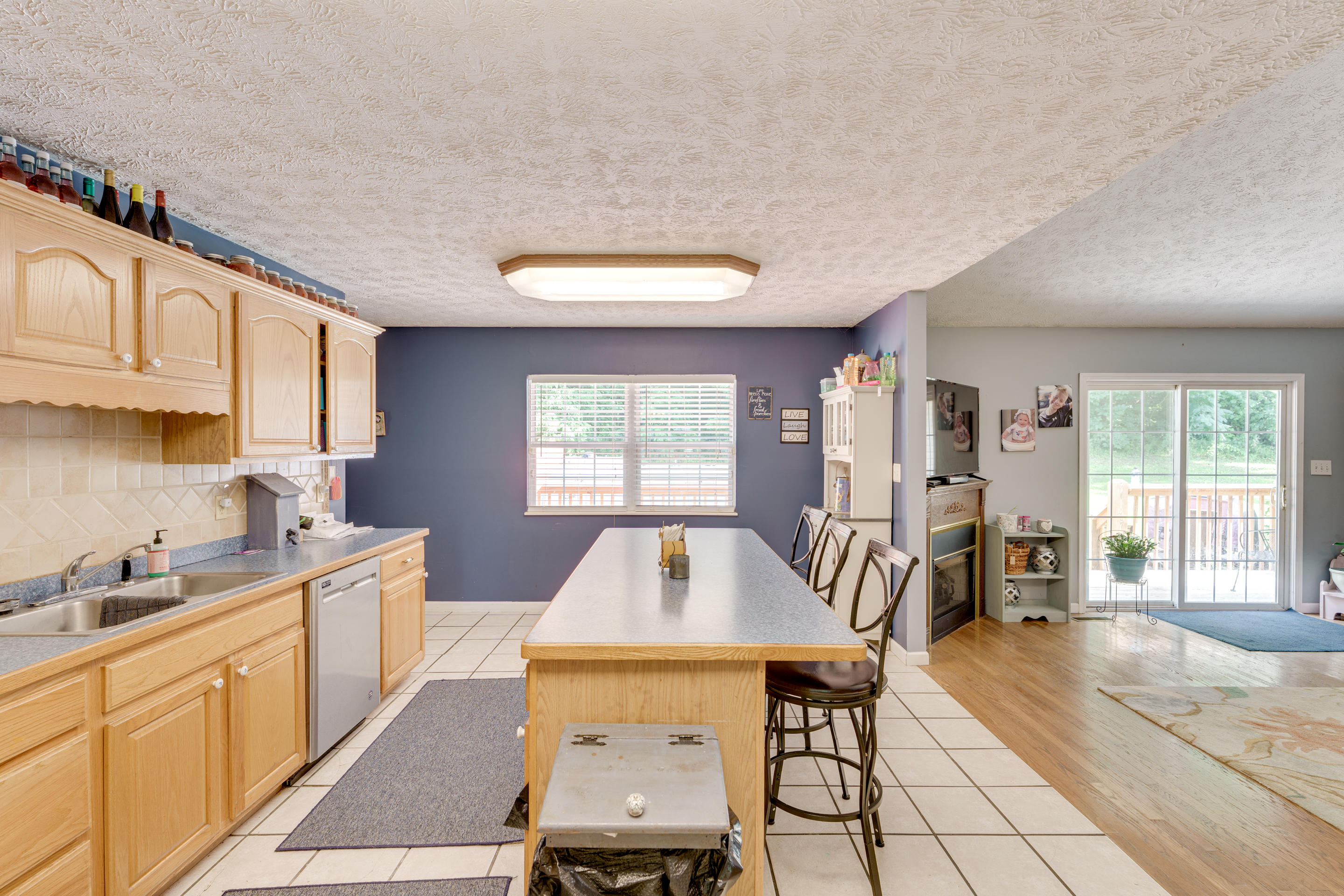 714 Derrick Road Dandridge, TN 37725 - Photo 5 of 26 3.5 kitchen 3