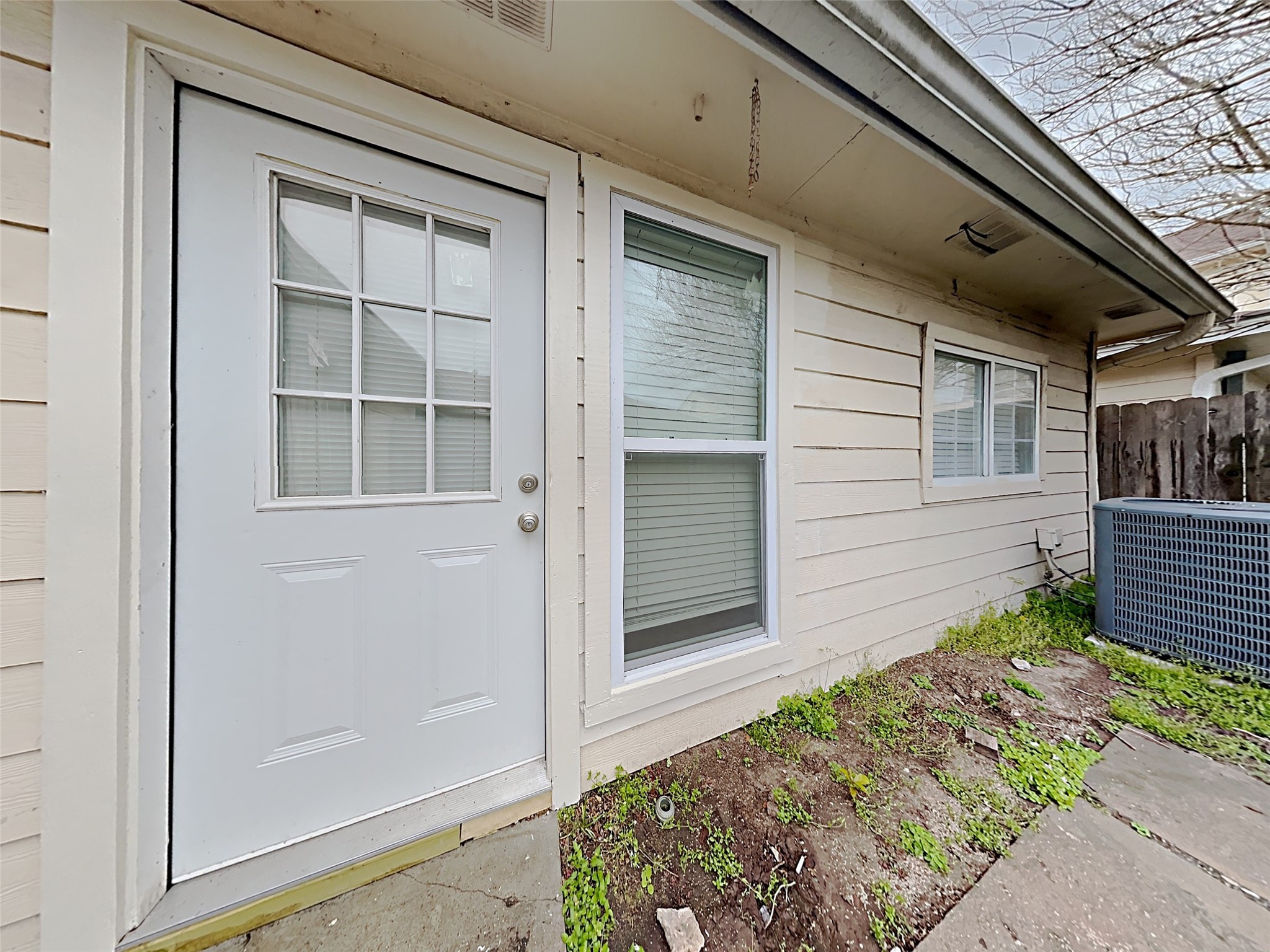 14020 Schroeder Road, Unit 108 Houston, TX 77070 - Photo 15 of 15 a backyard of a house