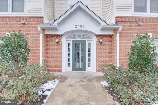 $2,400 | 2400 Chestnut Terrace Court, Unit 203, Odenton, MD 21113