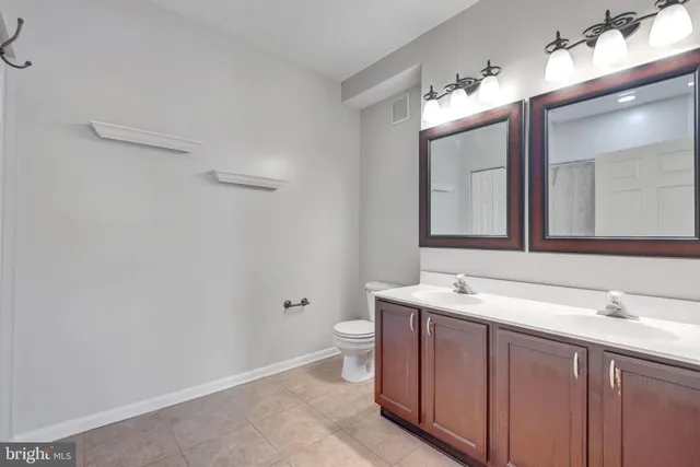 $2,400 | 2400 Chestnut Terrace Court, Unit 203, Odenton, MD 21113