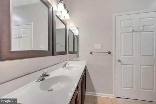 $2,400 | 2400 Chestnut Terrace Court, Unit 203, Odenton, MD 21113