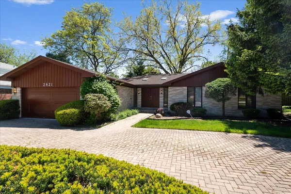 $4,900 | 2821 Covert Road, Glenview, IL 60025