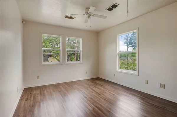 $725 | 400 Robertson Street, Bryan, TX 77803