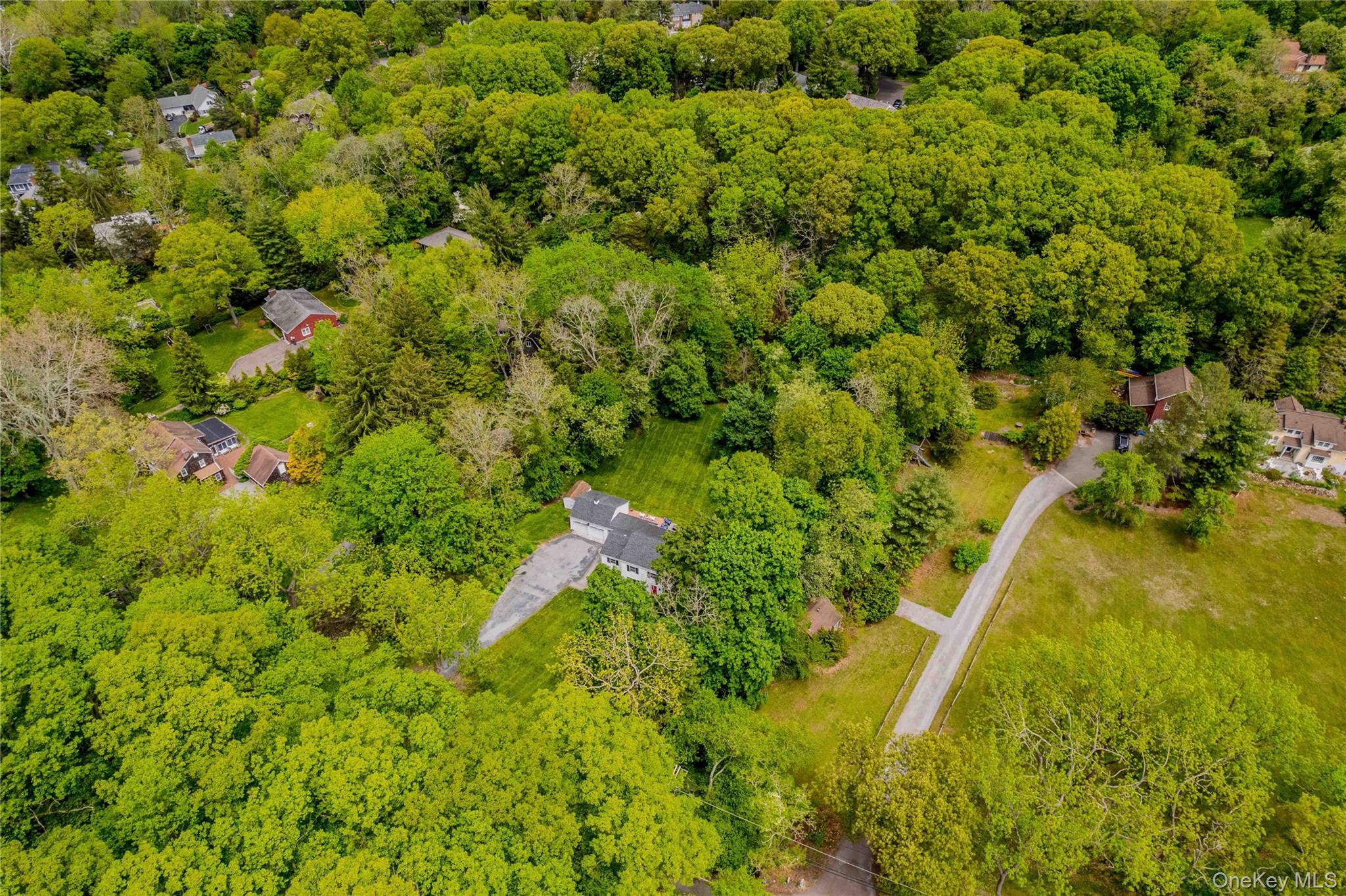 169 Turkey Lane Cold Spring Harbor, NY 11724 - Photo 30 of 32