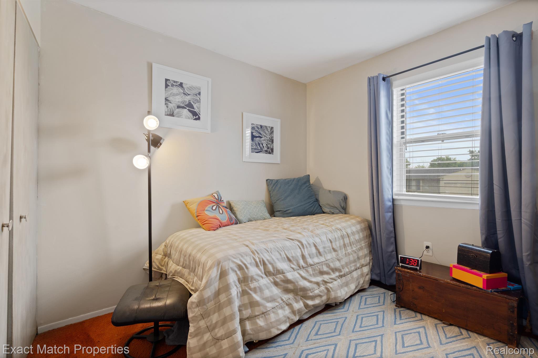 15904 Ridgebrook Path Romulus, MI 48174 - Photo 13 of 25 Third bedroom is welcoming.