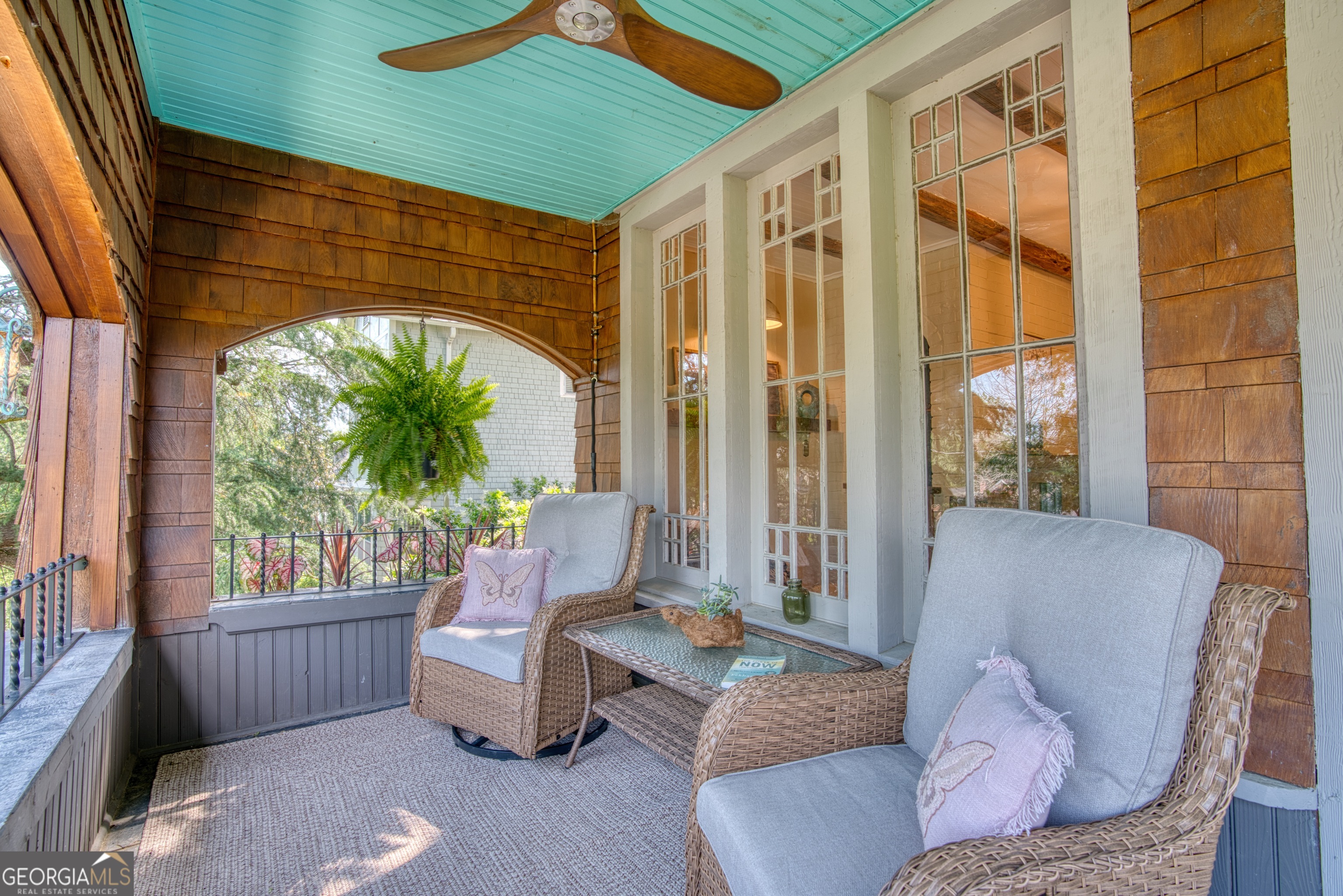 407 East 3rd Street Rome, GA 30161 - Photo 25 of 78 a living room with furniture and a large window