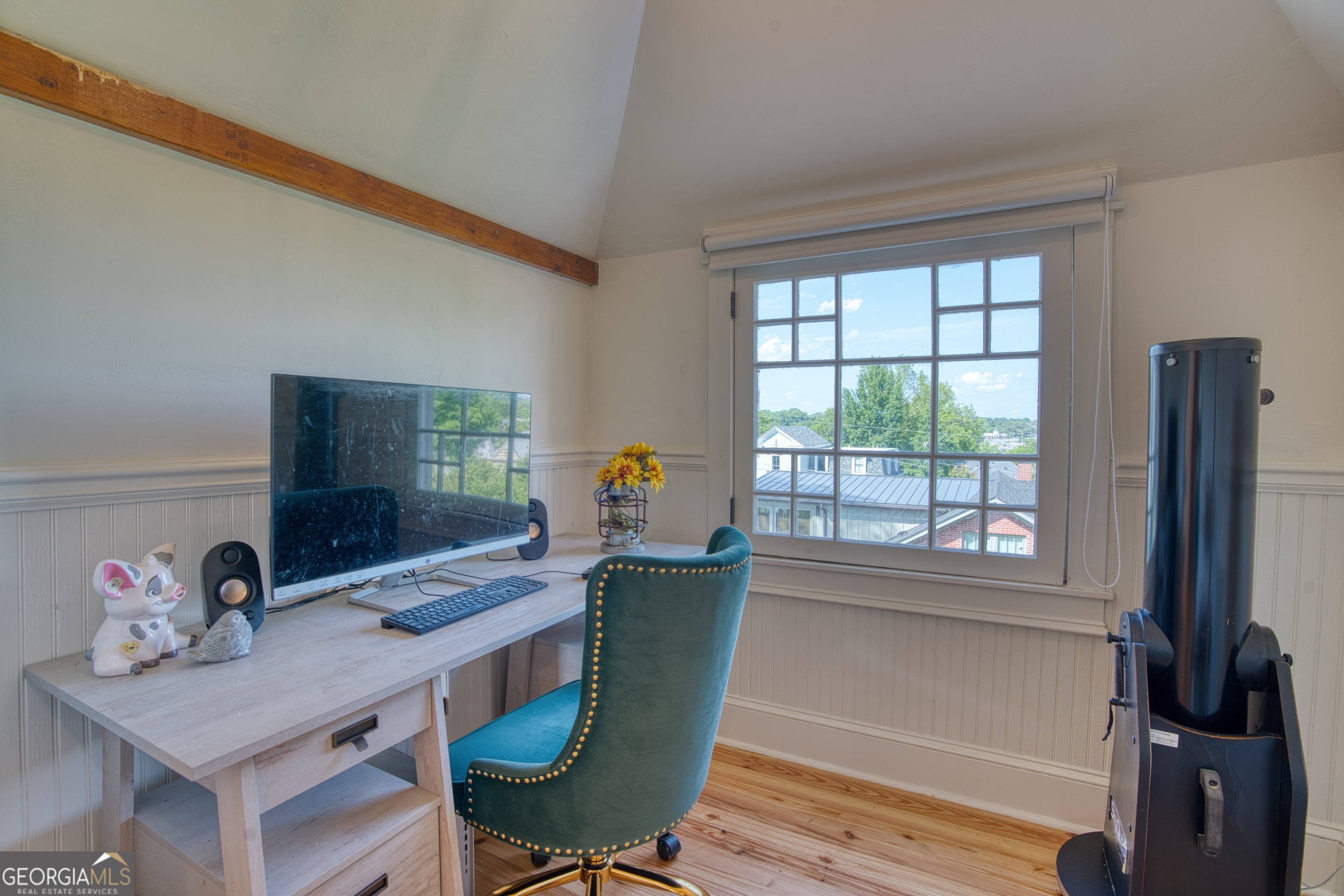 407 East 3rd Street Rome, GA 30161 - Photo 40 of 78 a workspace with furniture and window