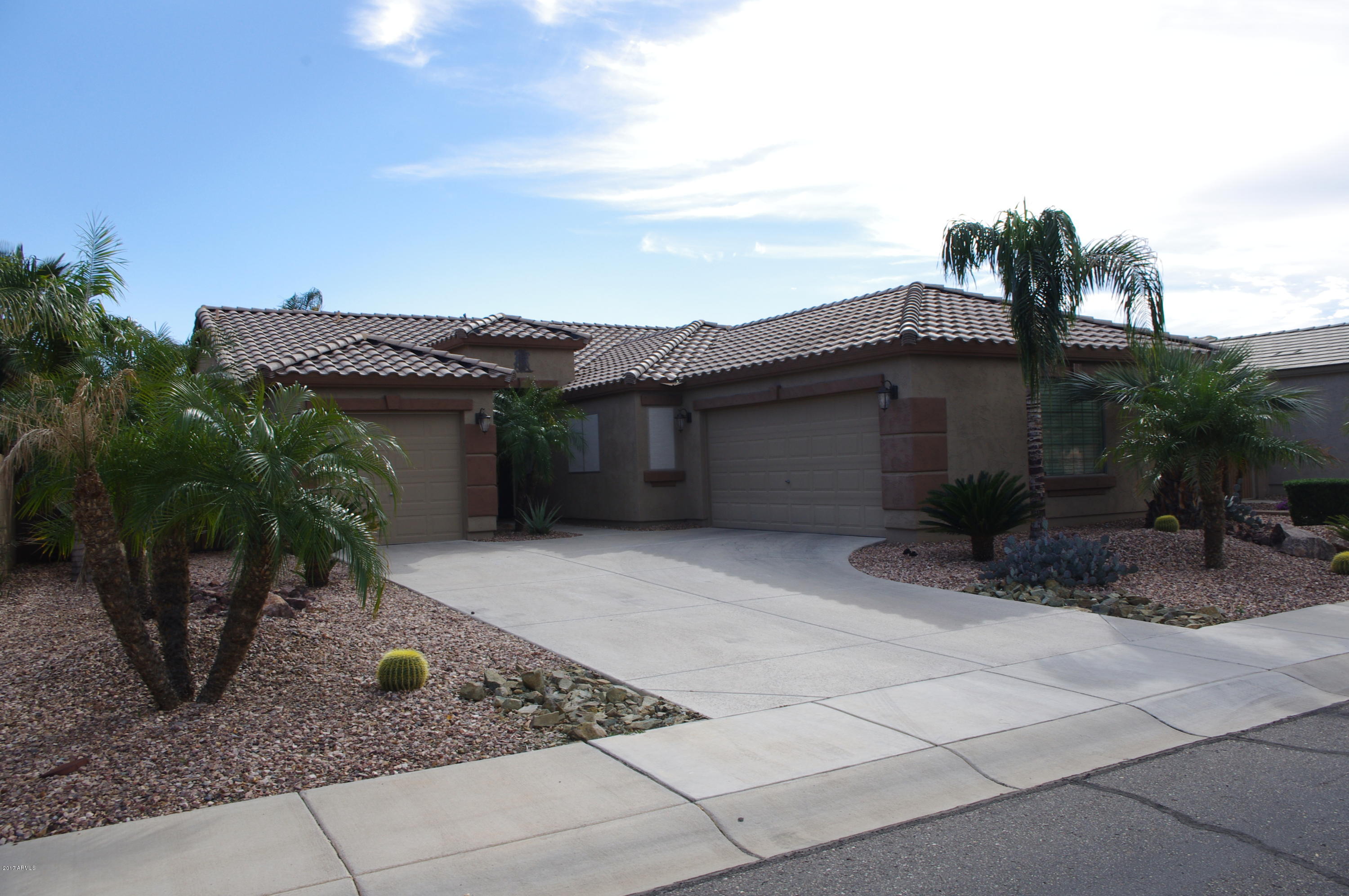 17577 West Spring Lane Surprise, AZ 85388 - Photo 1 of 24 IMGP2573