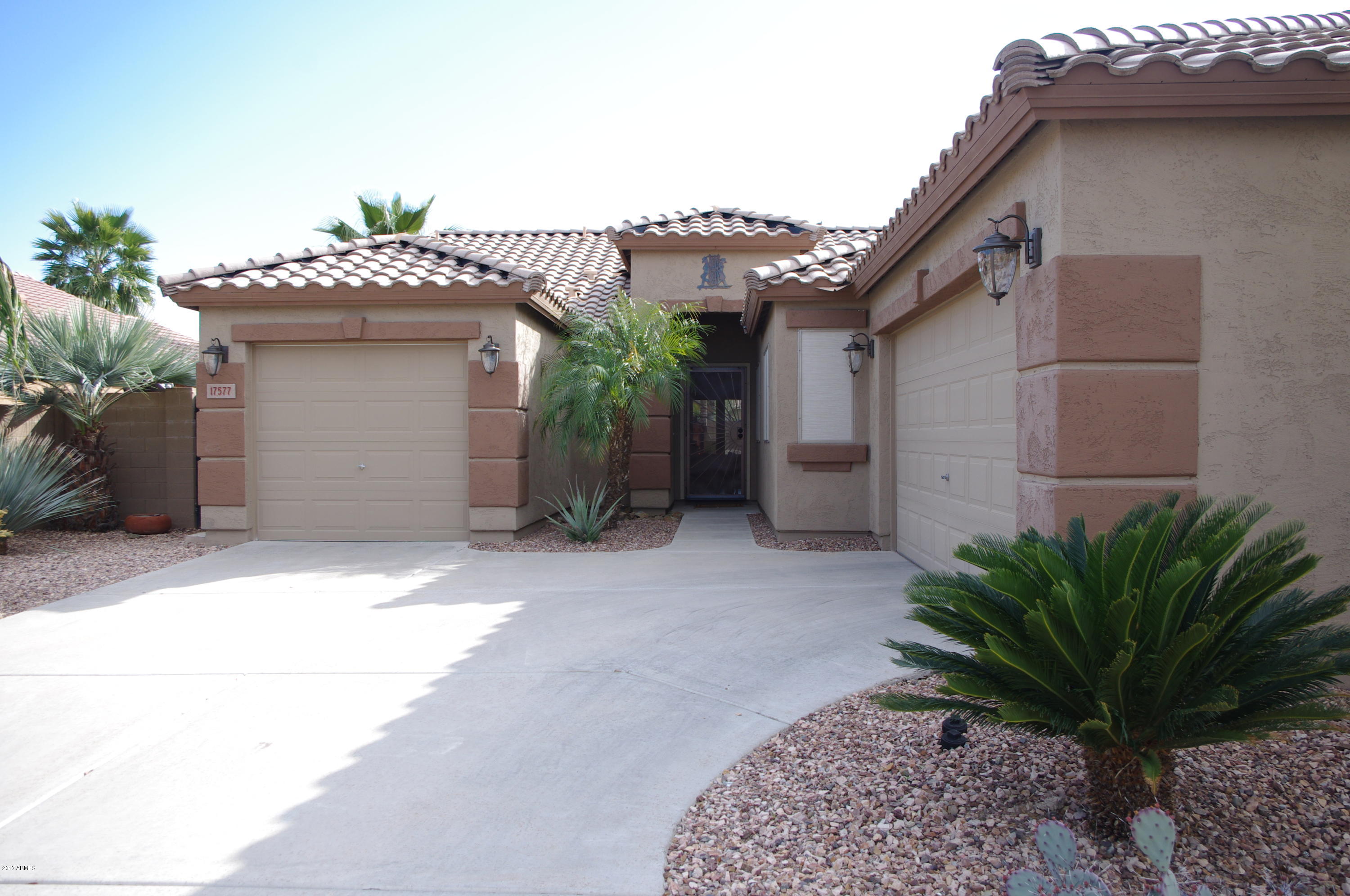 17577 West Spring Lane Surprise, AZ 85388 - Photo 3 of 24 IMGP2572