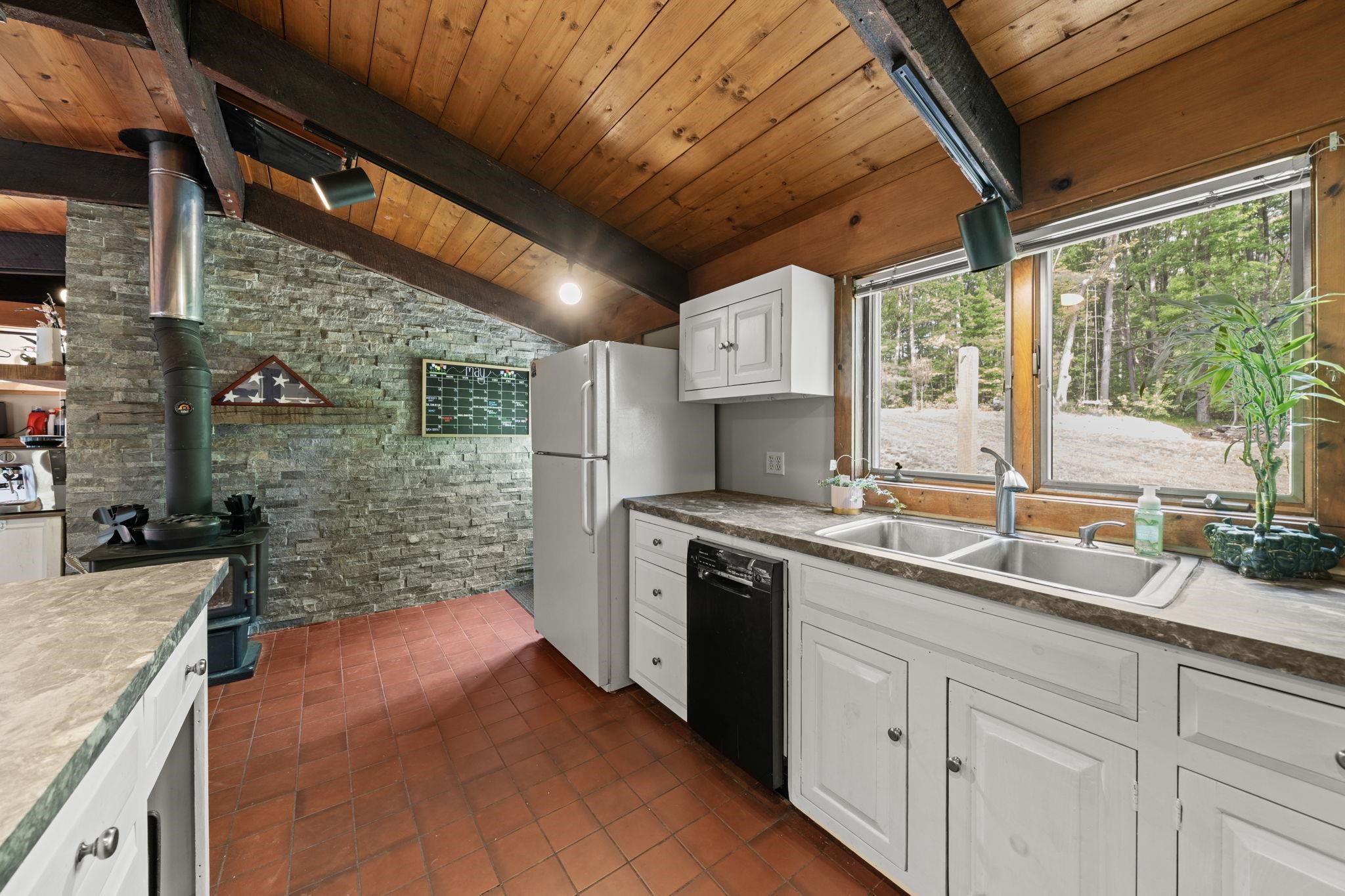 17 Blossom Road Plaistow, NH 03865 - Photo 13 of 27