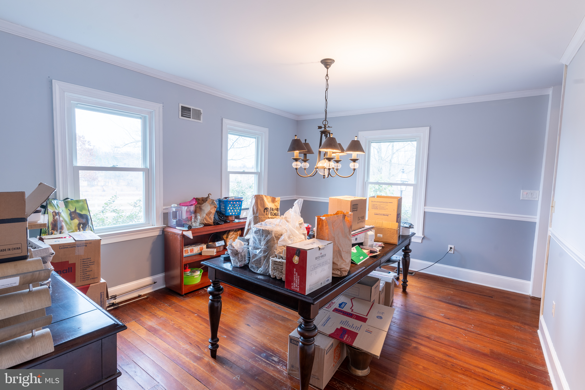 440 Smiths Mill Road Newark, DE 19711 - Photo 15 of 35 a living room with furniture and a wooden floor