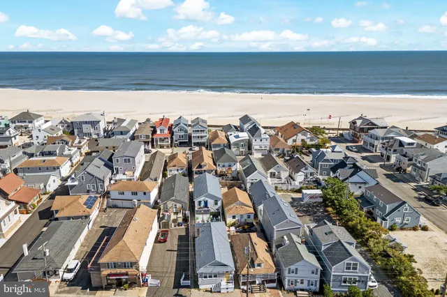 $1,980,000 | 140 North Ocean Avenue, Point Pleasant Beach, NJ 08742