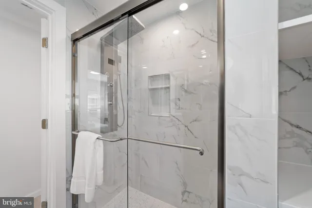 $1,980,000 | 140 North Ocean Avenue, Point Pleasant Beach, NJ 08742