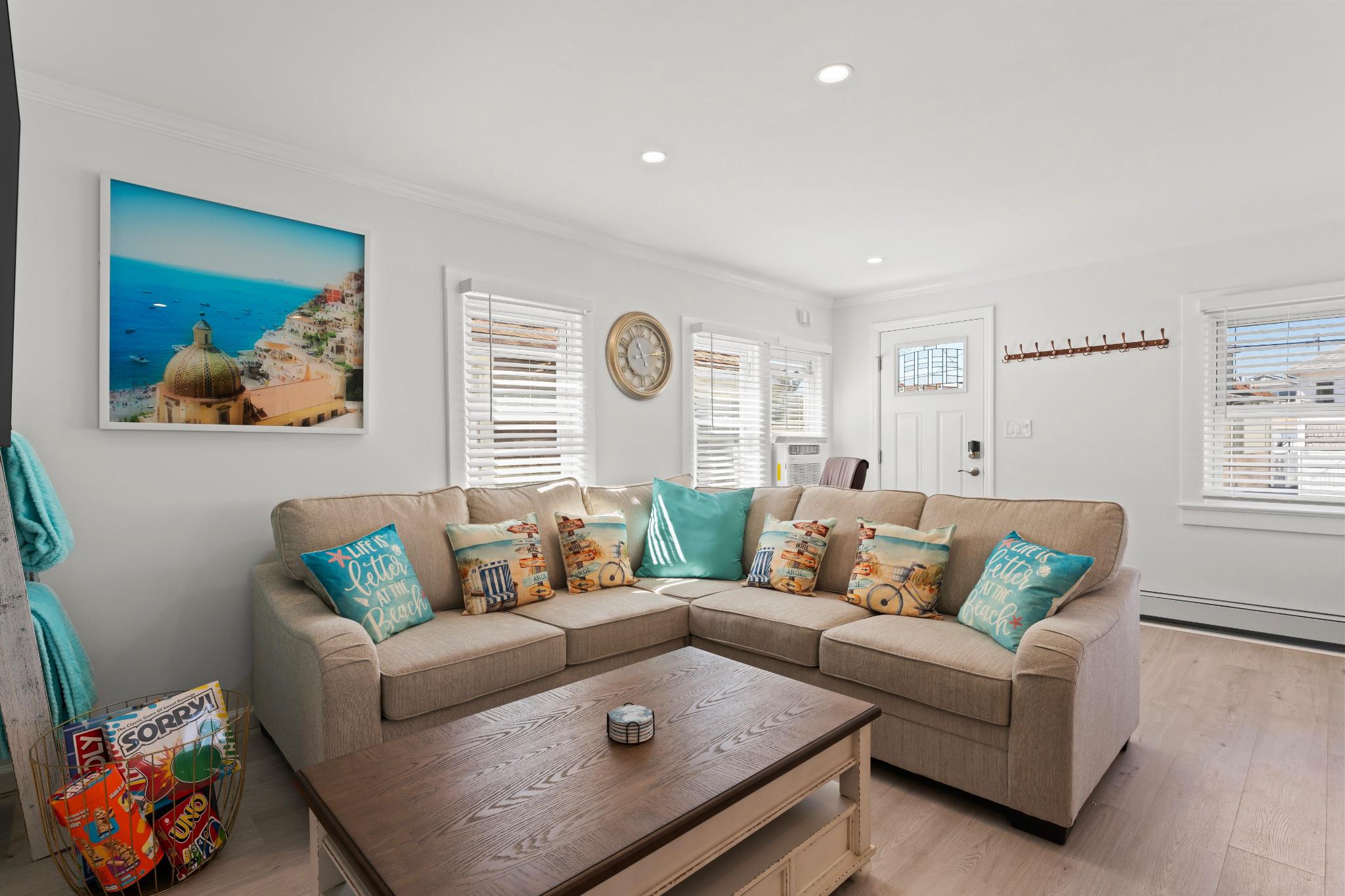 140 North Ocean Avenue Point Pleasant Beach, NJ 08742 - Photo 6 of 70 Unit 1 Livingroom