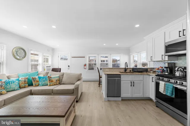 $1,980,000 | 140 North Ocean Avenue, Point Pleasant Beach, NJ 08742