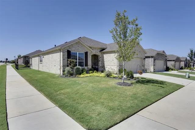 $489,900 | 1236 Cornerstone Drive, Aubrey, TX 76227
